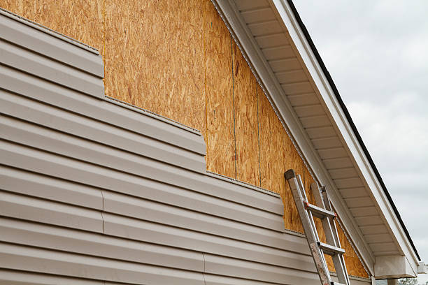 24/7 Emergency Siding experts in Roanoke, IL